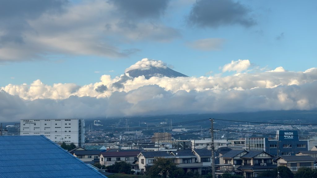 internship in tokyo mountain clouds
